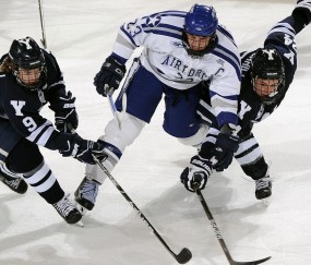 F1赛车赛场焦点！英格兰队对阵阿根廷队，防守反击奏效，球队笑到最后-爱游戏