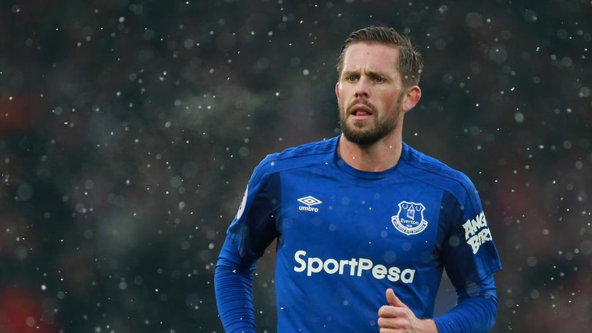 莱万多夫斯基重要时刻反败为胜，雄鹿带队取胜！气势如虹延续